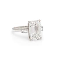 EMERALD CUT DIAMOND RING