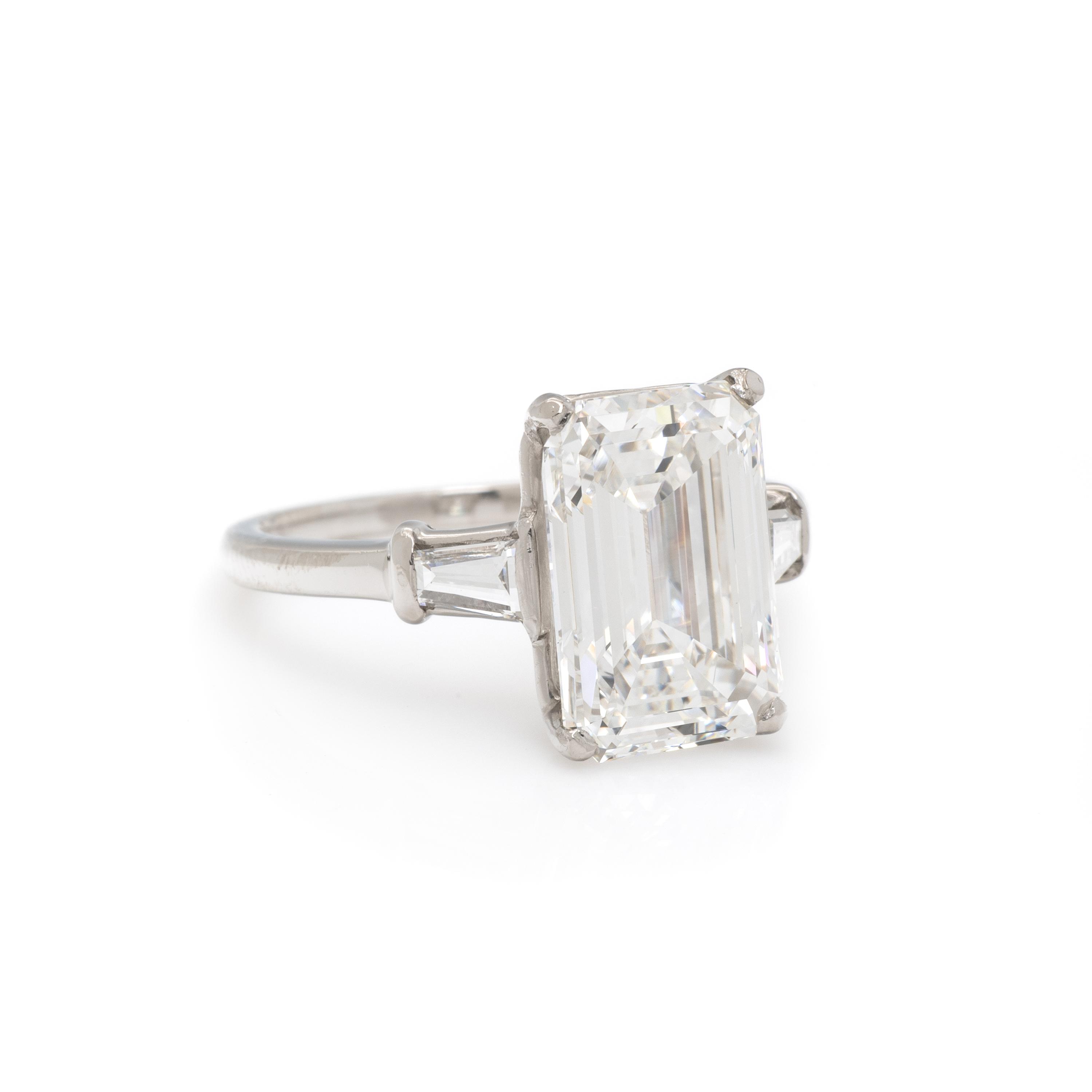 EMERALD CUT DIAMOND RING
