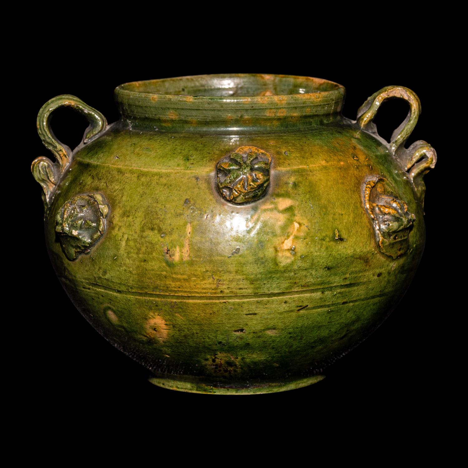 A Chinese Green Glazed Porcelain Jar 綠釉繫帶貼花小罐