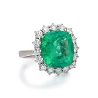 COLOMBIAN EMERALD, DIAMOND, AND WHITE GOLD RING