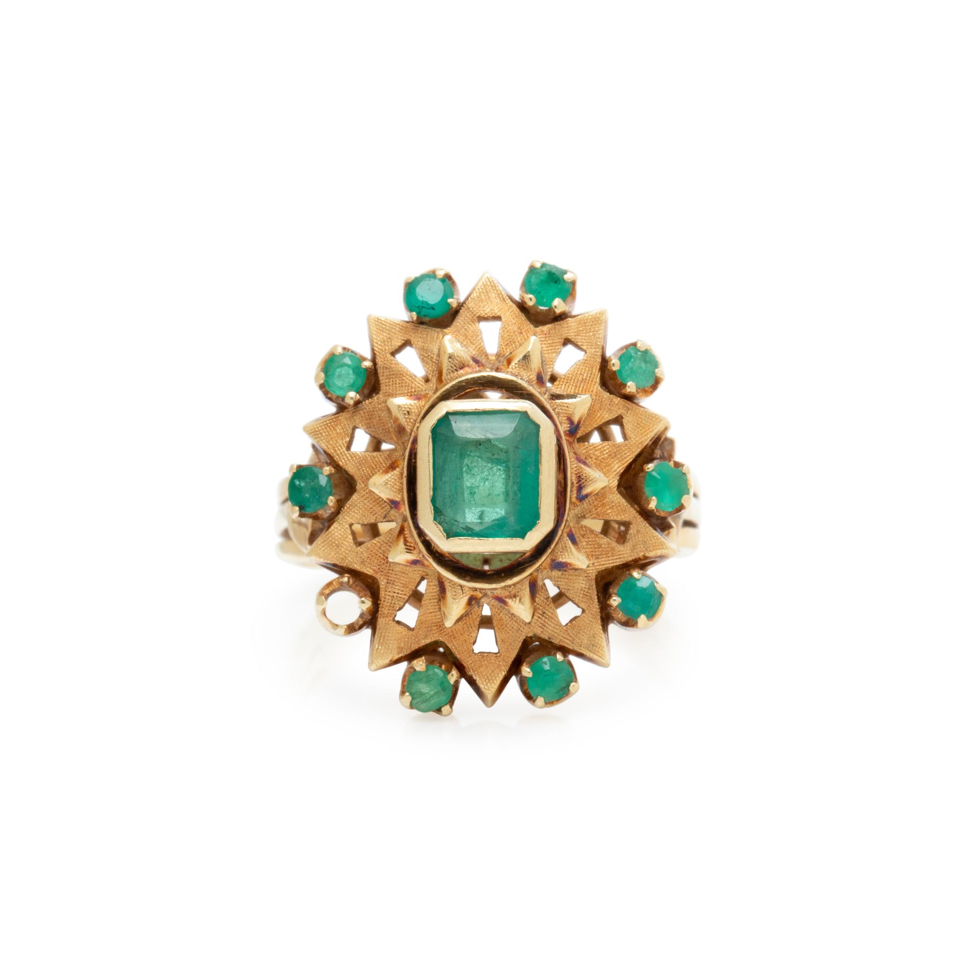 YELLOW GOLD AND EMERALD RING