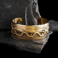 Herbert Taylor (Diné, 1951-1996) — 14K Gold Heartline Bear Cuff Bracelet