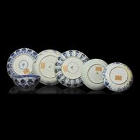 A Chinese Export Blue and White Porcelain "Asters" Bowl and Five Dishes, Kangxi Period and Later 清康熙及更晚 青花翠菊紋碗盤五件