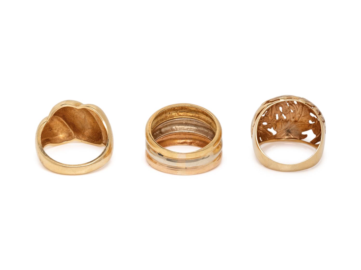 COLLECTION OF GOLD RINGS