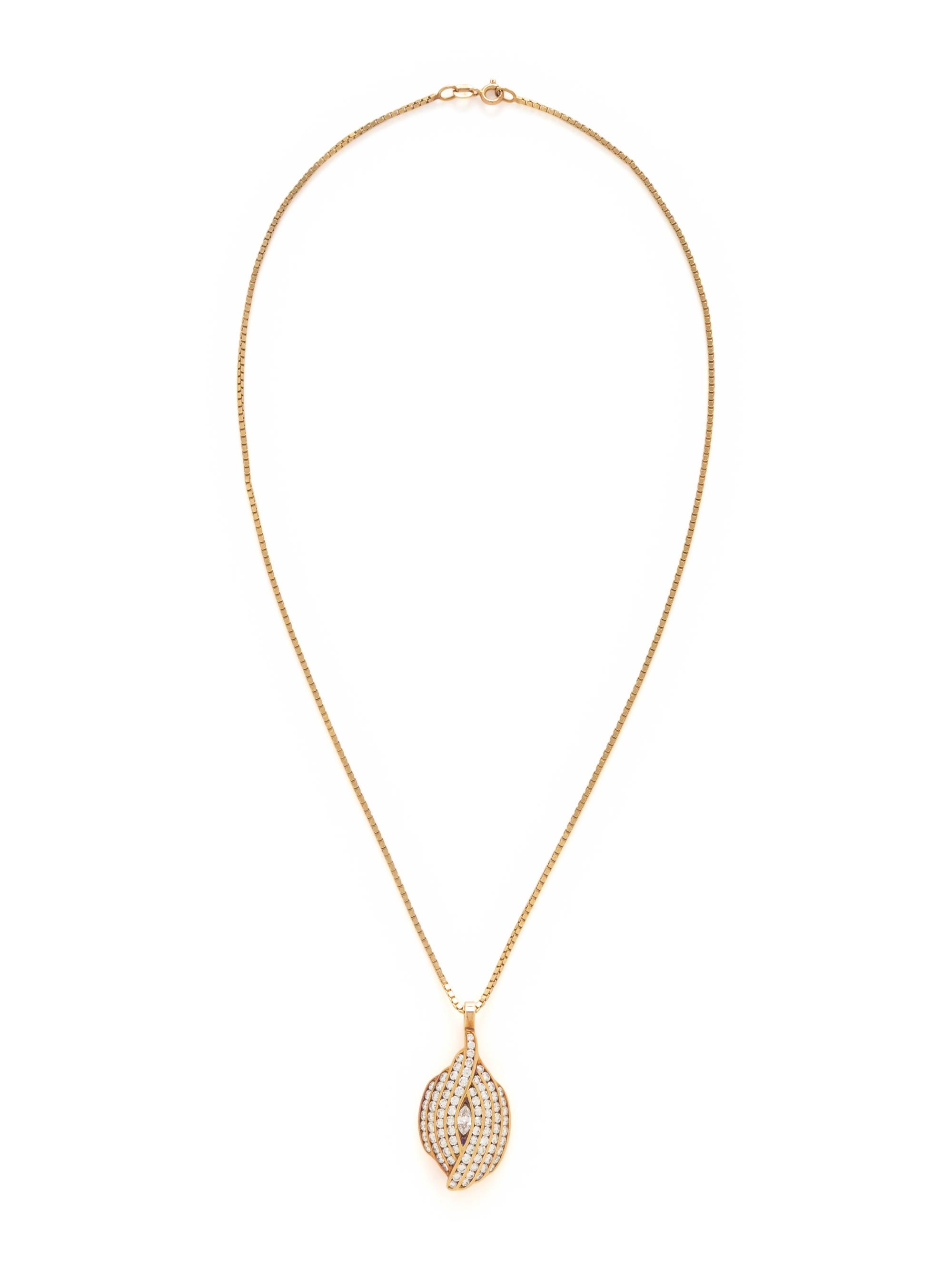 YELLOW GOLD AND DIAMOND PENDANT NECKLACE