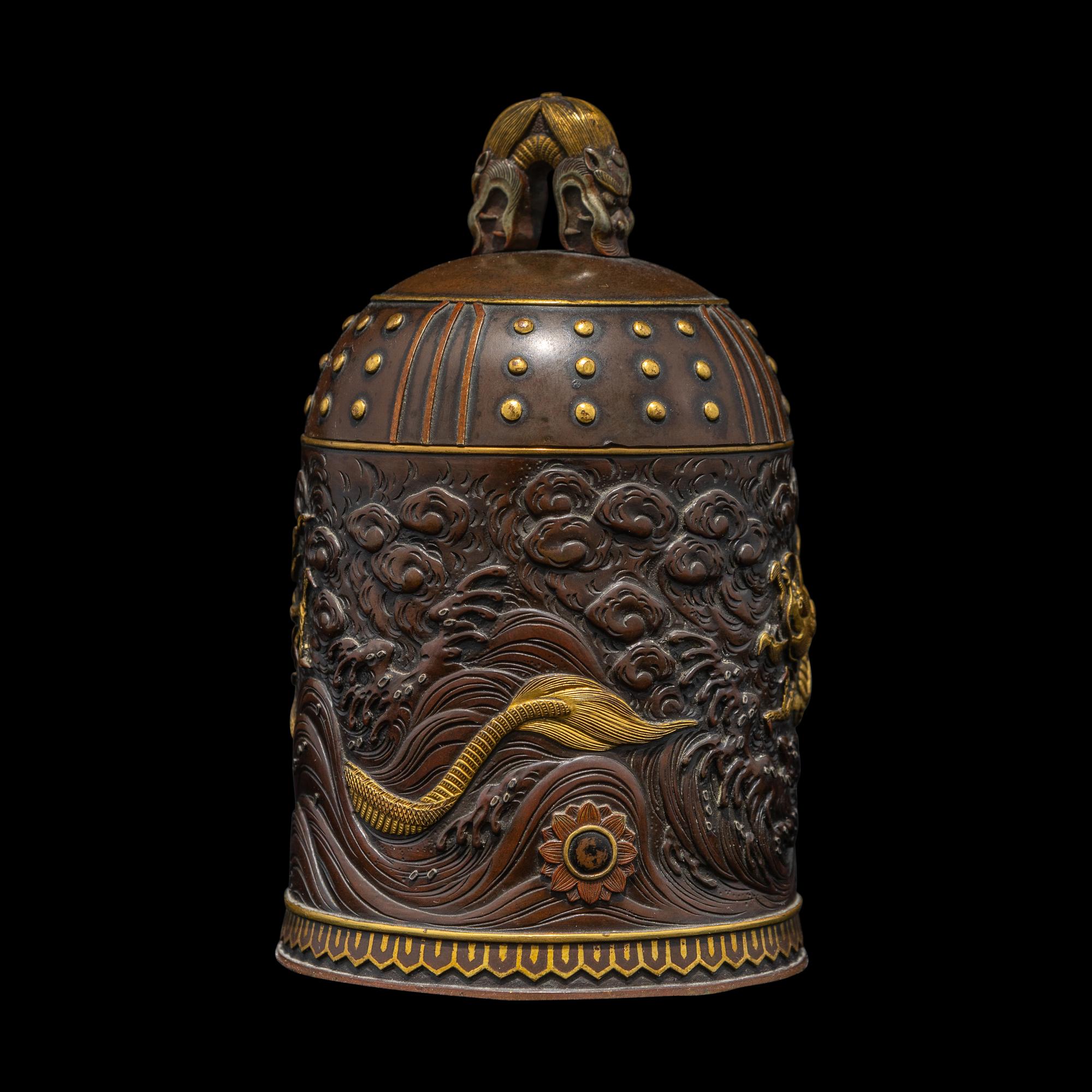 Inoue of Kyoto, A Japanese Parcel Gilt and Patinated Bronze Bell-Form Covered Jar, Meiji Period — 日本明治時期 京都井上製龍紋鐘式蓋盒