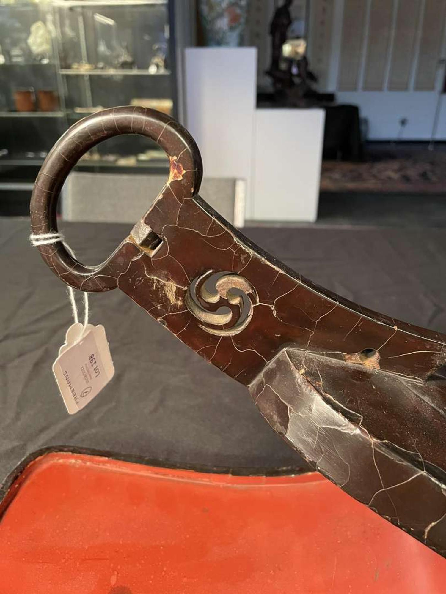 A pair of Japanese lacquered stirrups and a Negoro-style red-lacquered stand 日本漆器马扎及马镫一对 Edo to Meiji period ?????