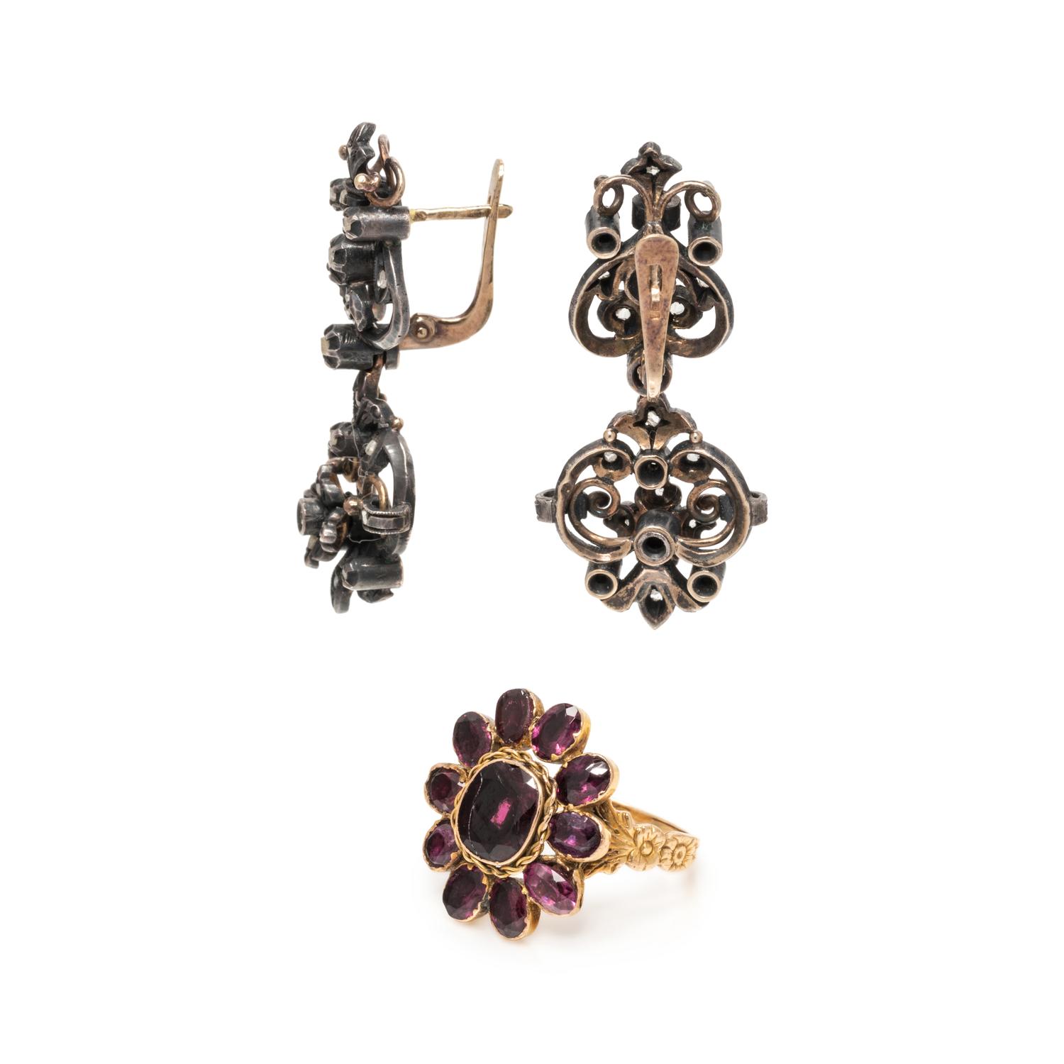 COLLECTION OF ANTIQUE JEWELRY