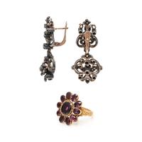 COLLECTION OF ANTIQUE JEWELRY