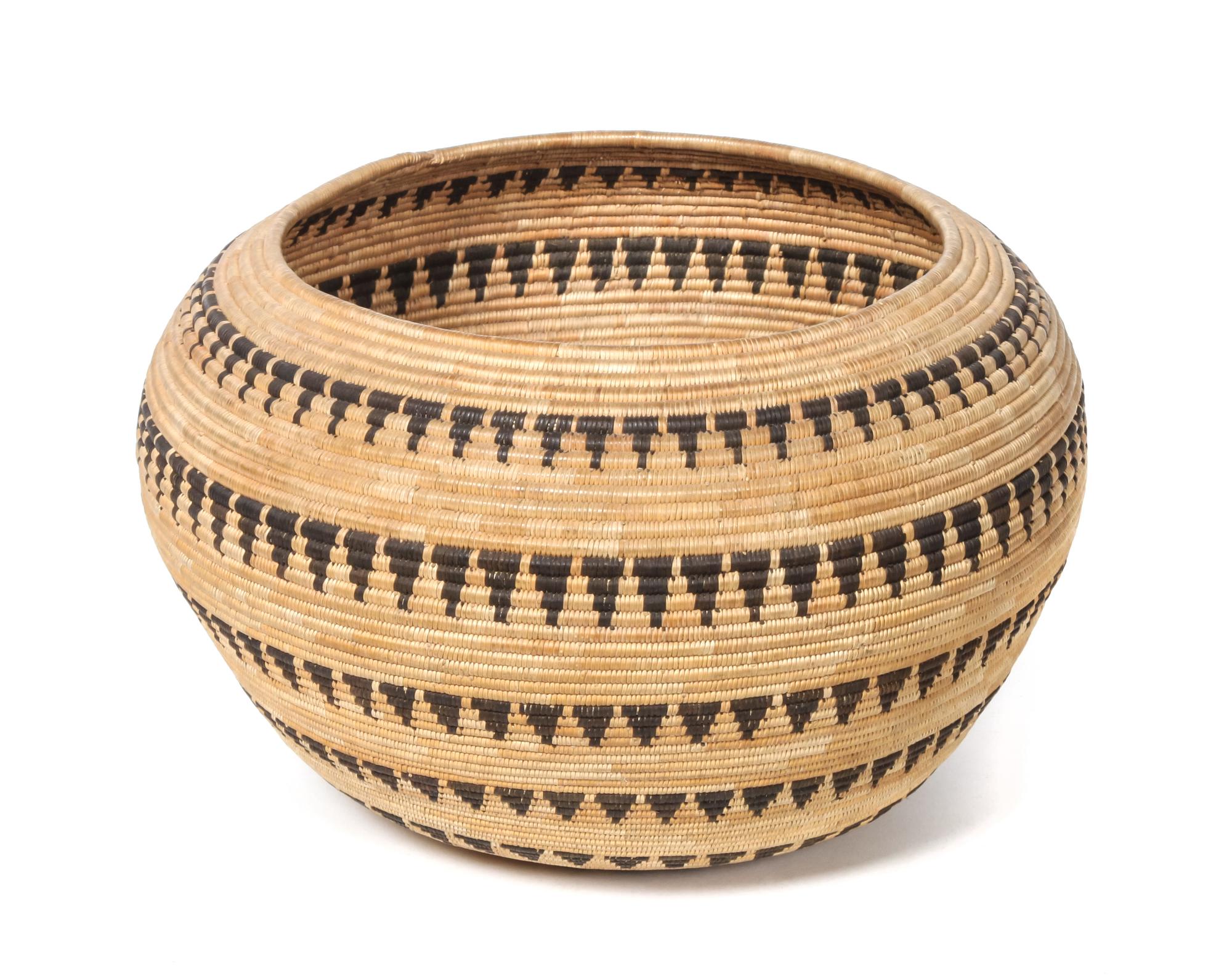 Chemehuevi Basket Height 6 x width 9 1/2 inches — Early 20th Century