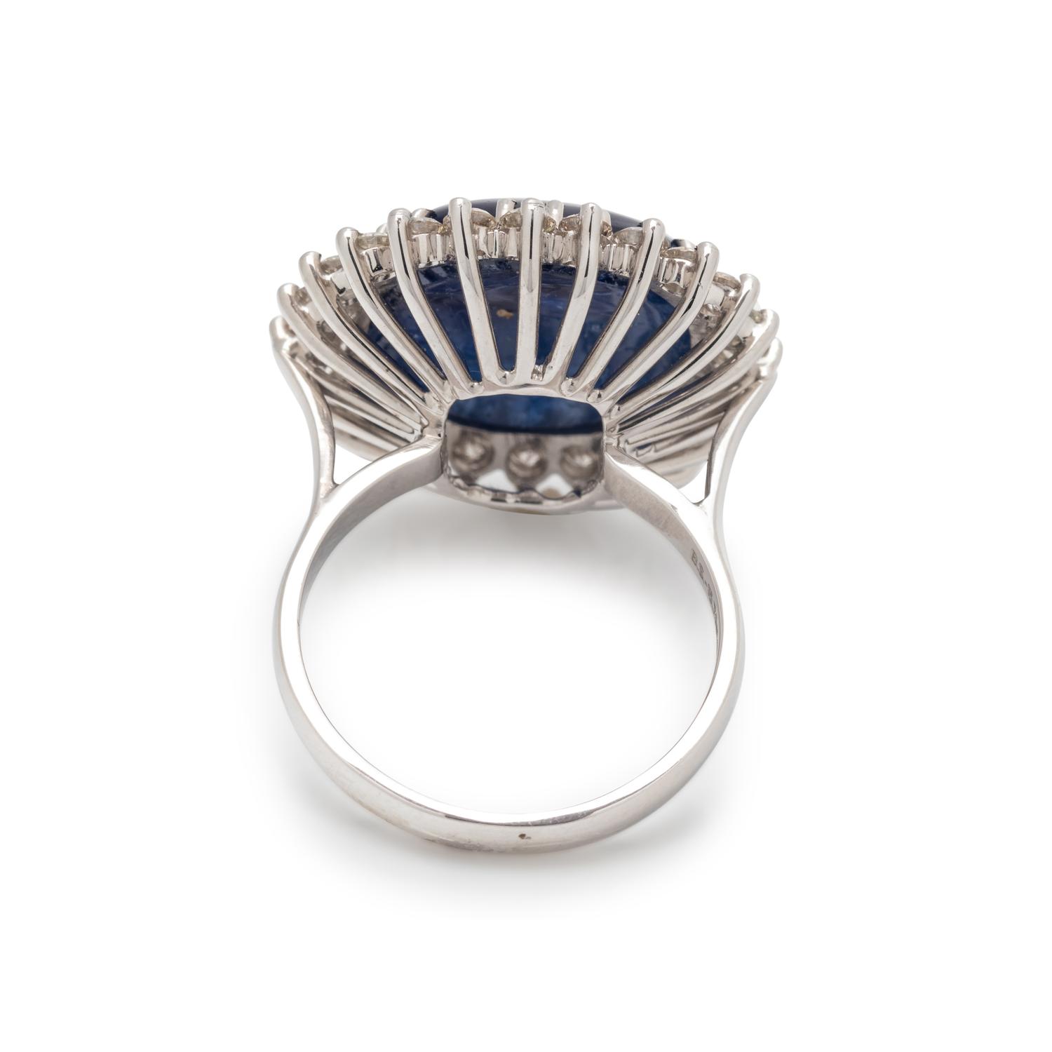 SAPPHIRE AND DIAMOND RING