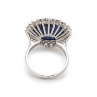 SAPPHIRE AND DIAMOND RING