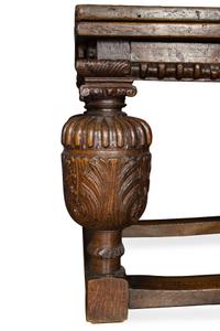 An English Oak Draw-Leaf Refectory Table Heigh 33 x width 92 1/2 x depth 36 inches (closed). — 17TH CENTURY