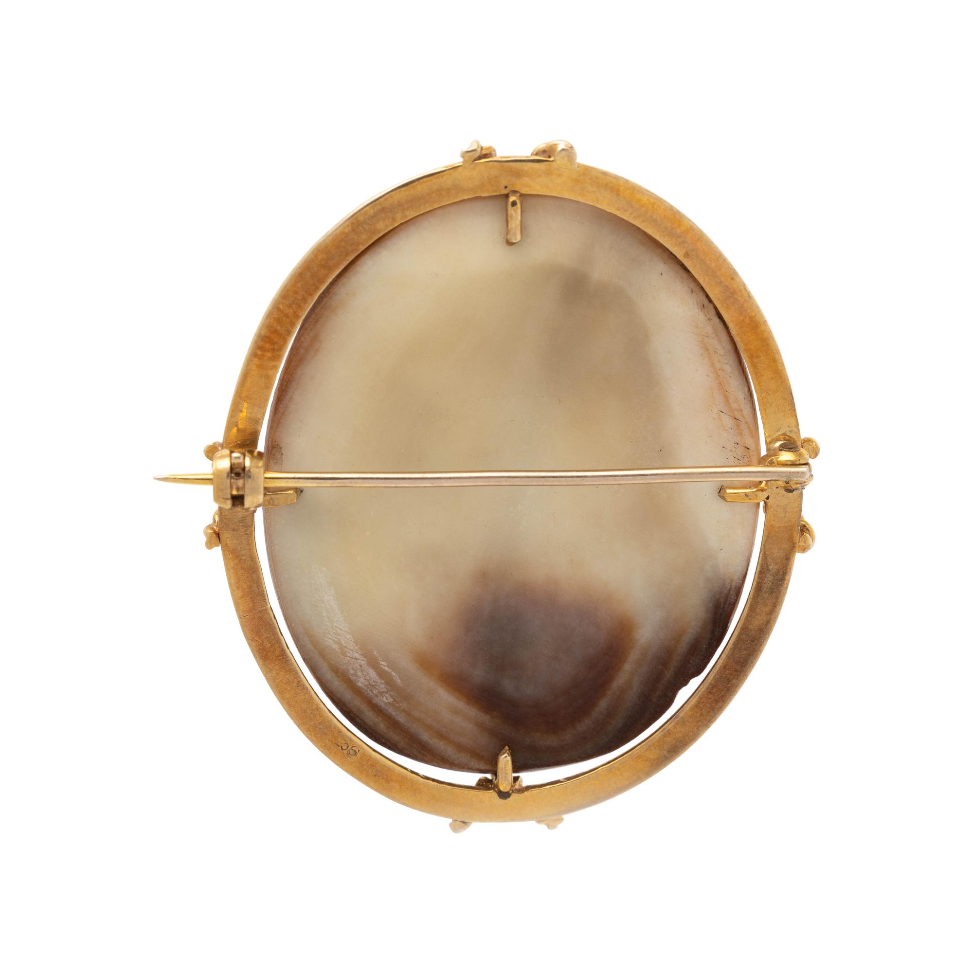 YELLOW GOLD AND SHELL CAMEO BROOCH