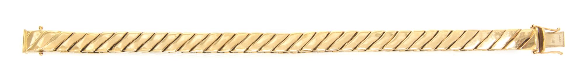 An 18 Karat Yellow Gold Fancy Link Bracelet, 45.60 dwts.
