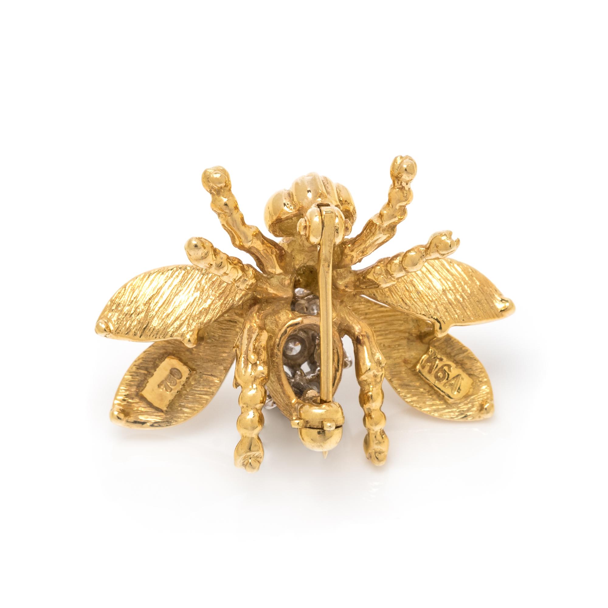YELLOW GOLD AND DIAMOND BEE BROOCH