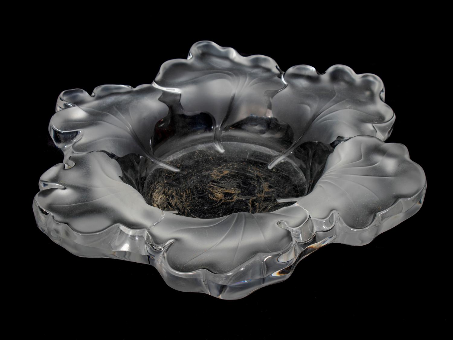 A Lalique 'Capucines' Center Bowl — 20TH CENTURY
