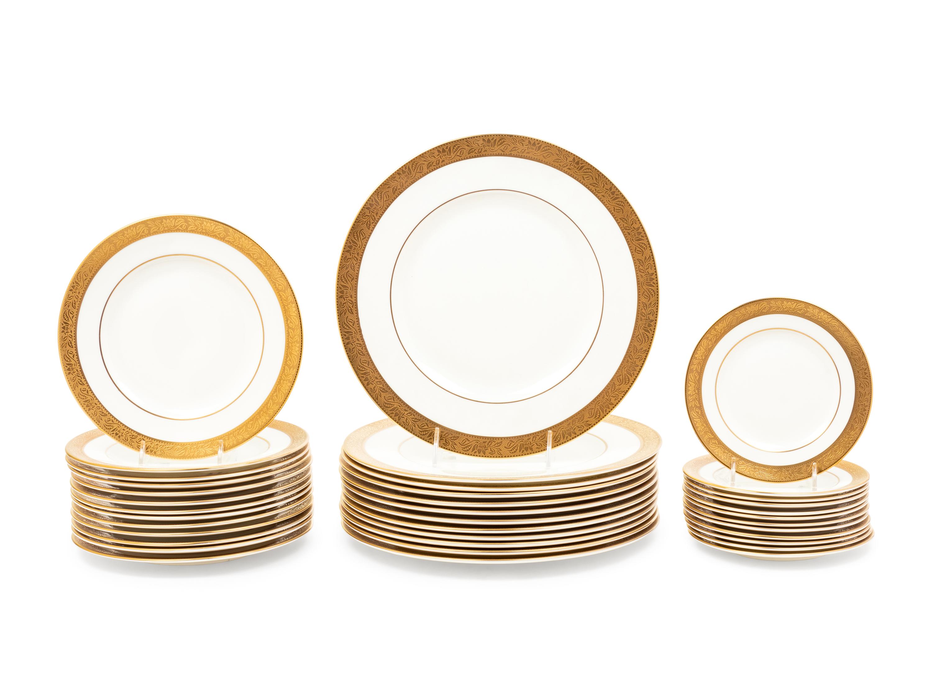 A Set of Wedgwood Ascot Porcelain Plates