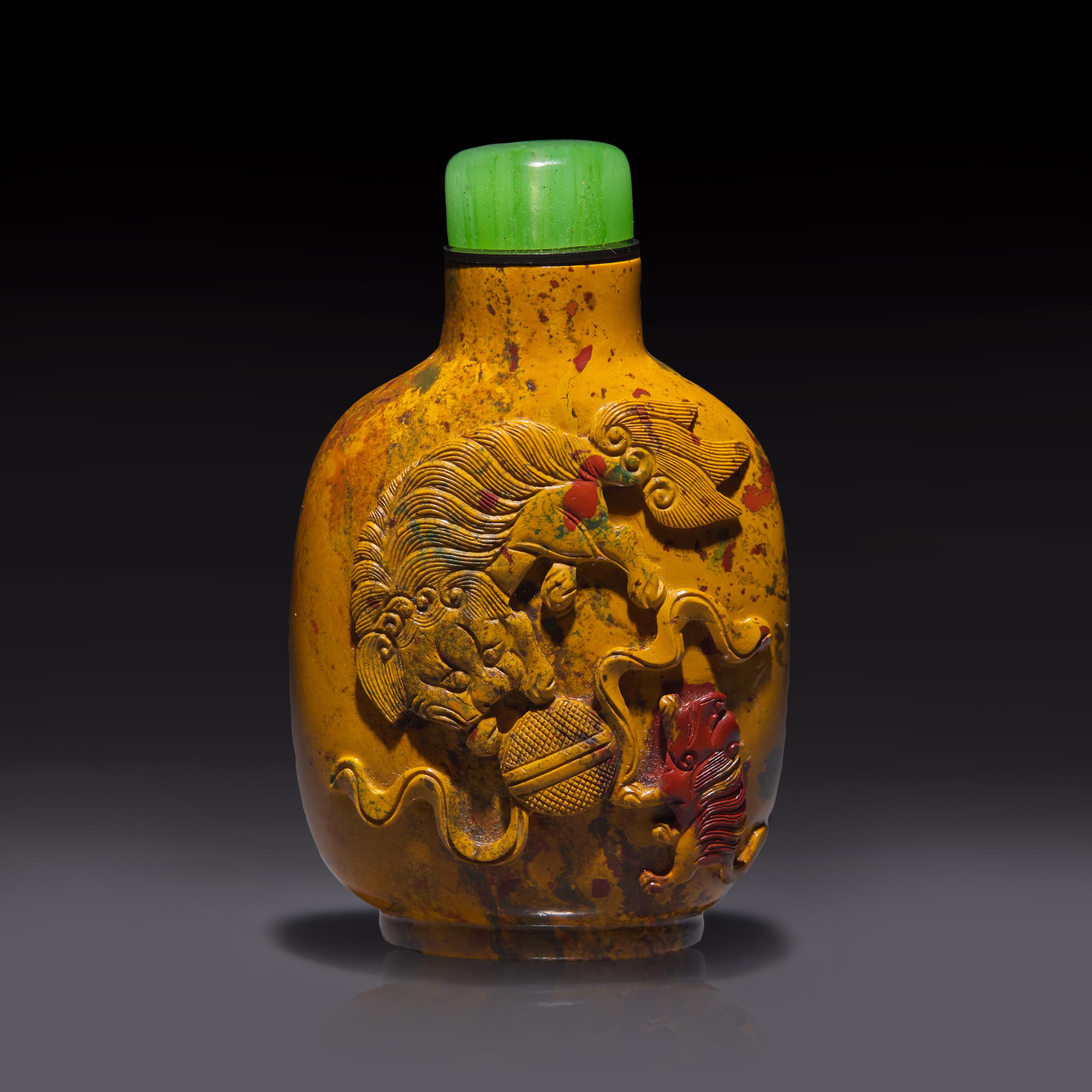 A Chinese Carved Jasper Snuff Bottle, Qing Dynasty, 19th Century