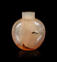 A Carved Agate Snuff Bottle