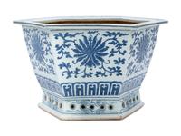A Chinese Blue and White Porcelain Hexagonal Jardinière