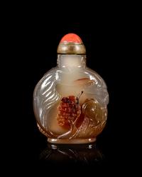 A Carved Agate Snuff Bottle