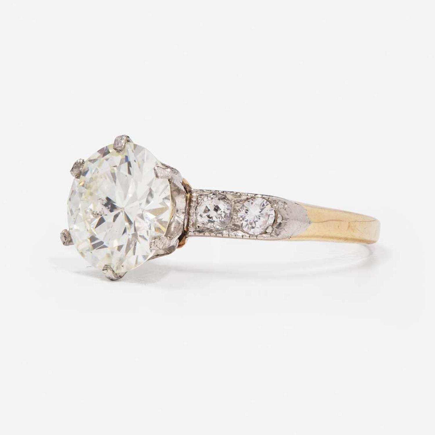 A Ladies 14K Gold and Diamond Ring