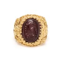 A Yellow Gold and Hardstone Intaglio Ring,
