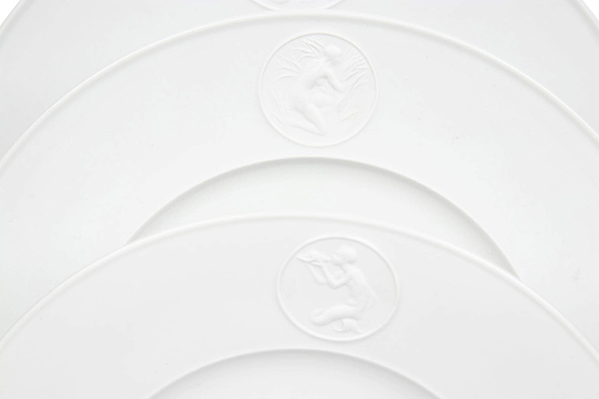 A Berlin [K.P.M.] Arkadia Porcelain Dinner Service