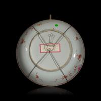 A Large Chinese Famille Verte Chrysanthemum Charger, Kangxi Period — 清康熙 五彩菊竹紋大盤