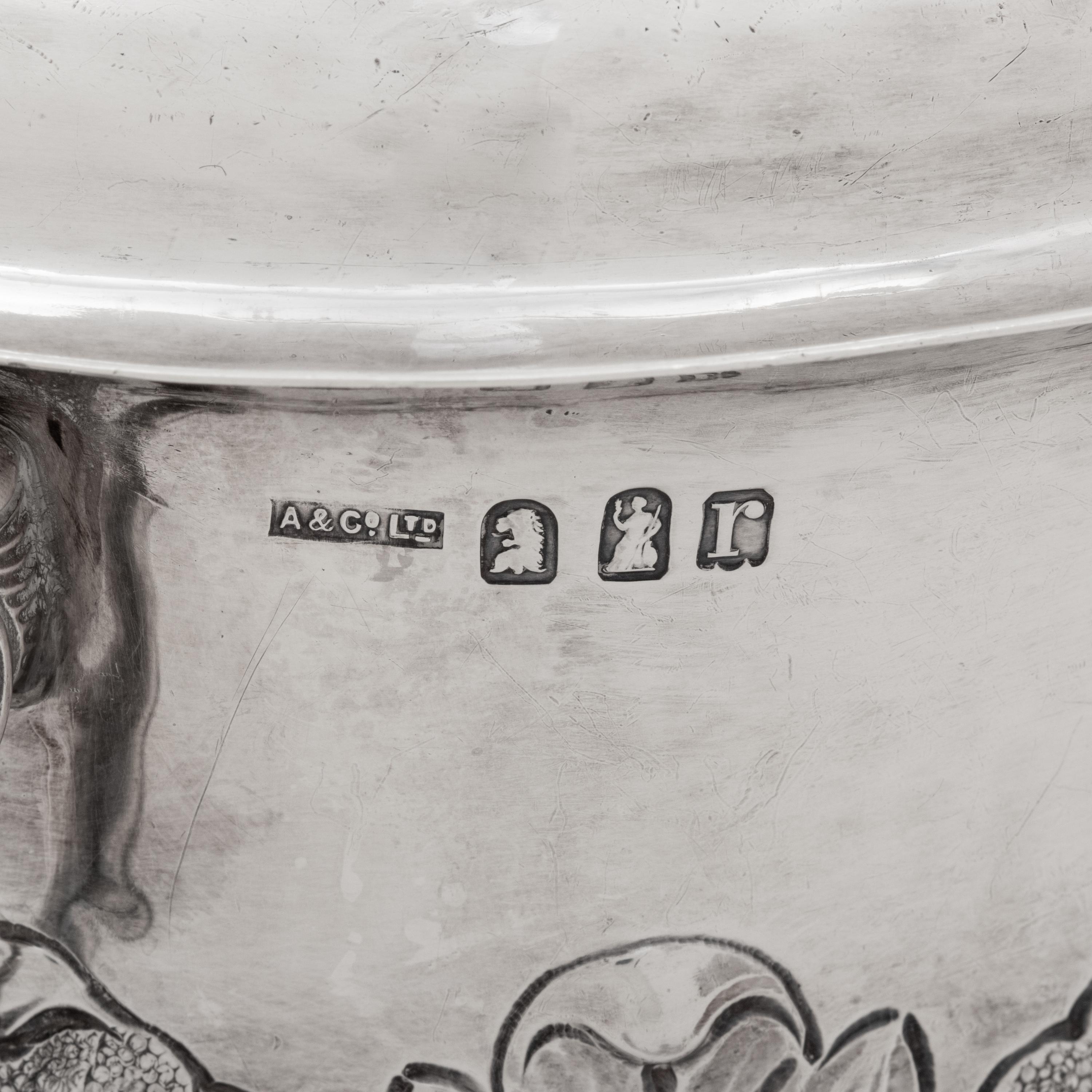 An Edwardian Silver Porringer