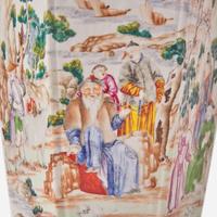 A finely-decorated Chinese export porcelain hexagonal vase 外銷瓷六方瓶 Qianlong period ? ??