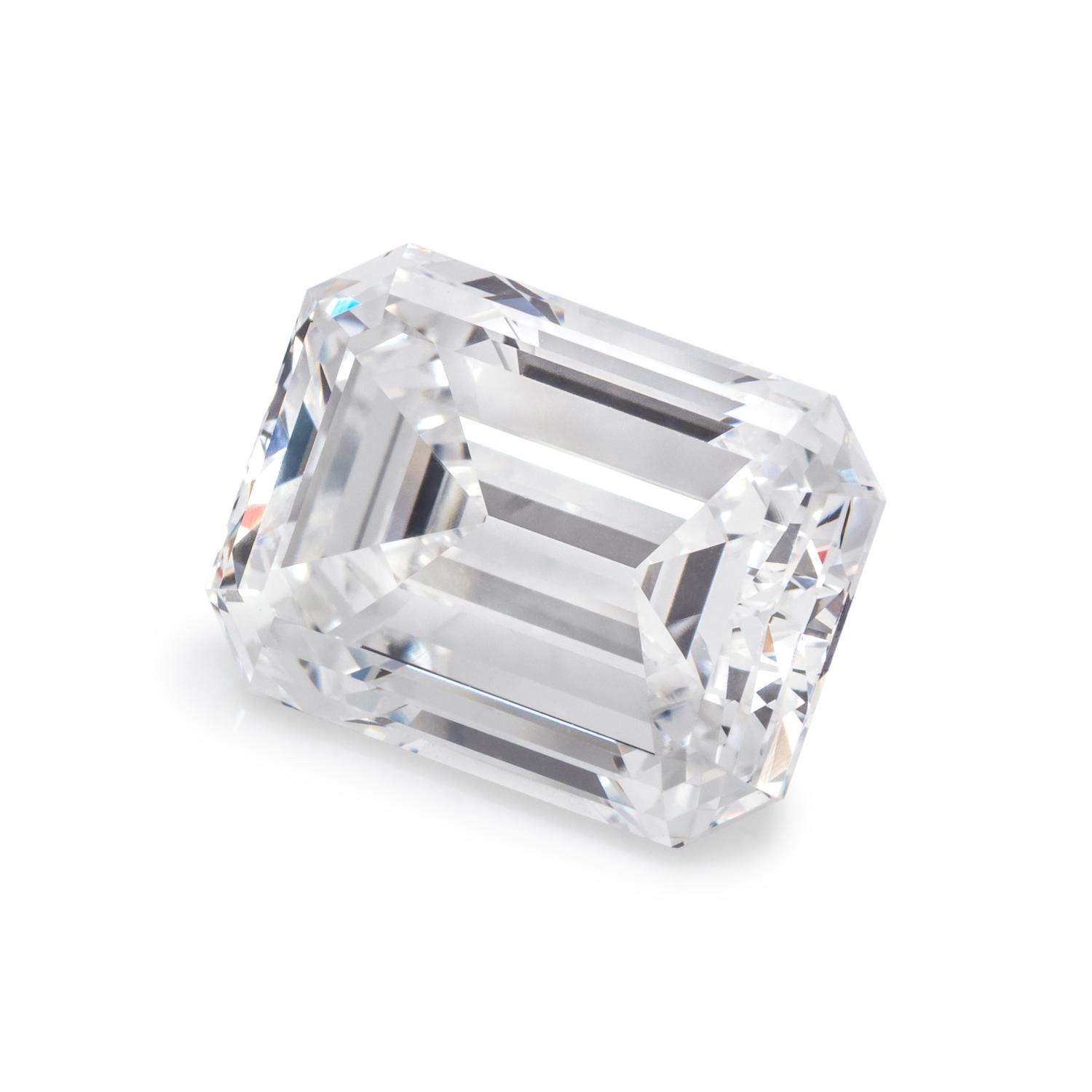 AN EXCEPTIONAL 5.12 CARAT EMERALD CUT DIAMOND