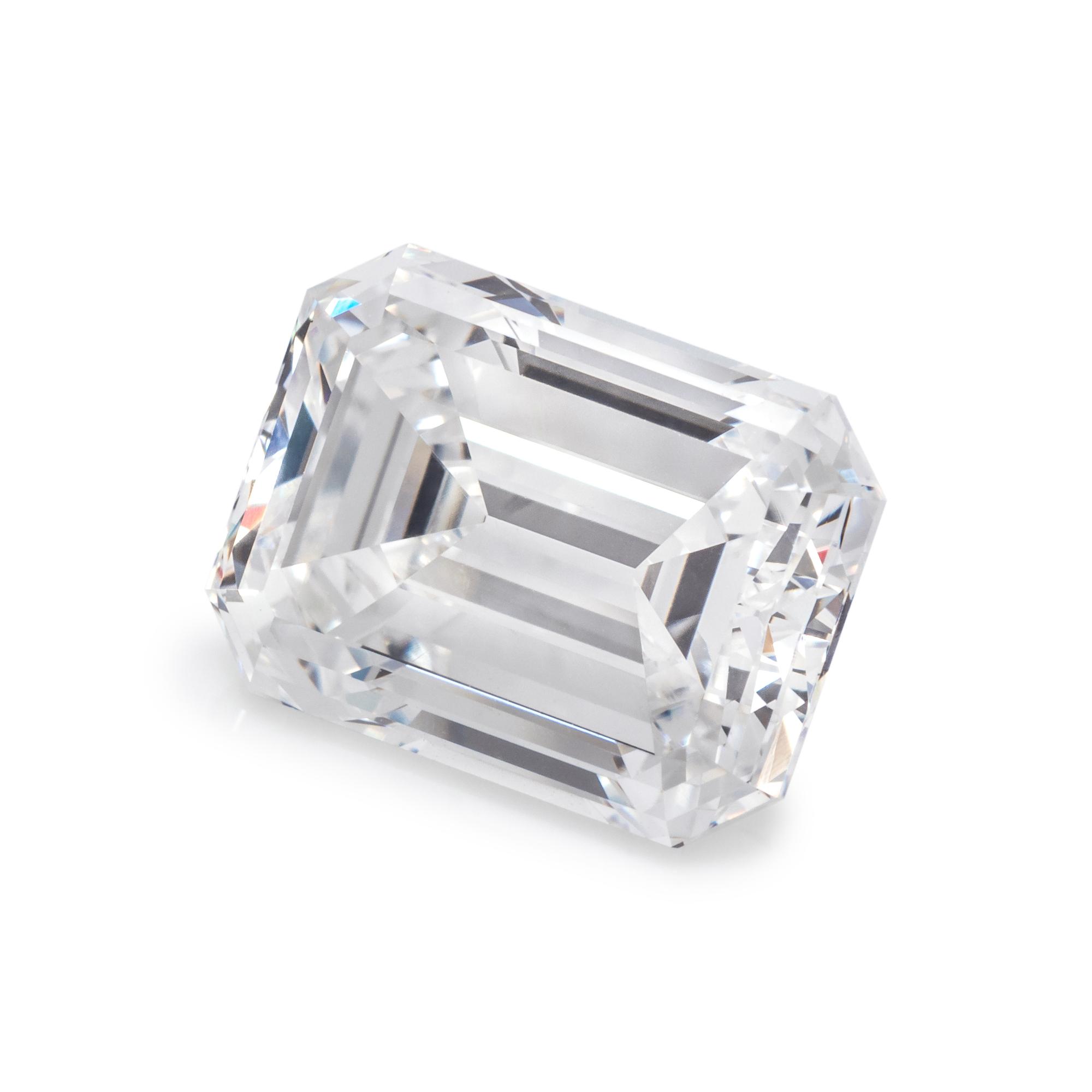 AN EXCEPTIONAL 5.12 CARAT EMERALD CUT DIAMOND
