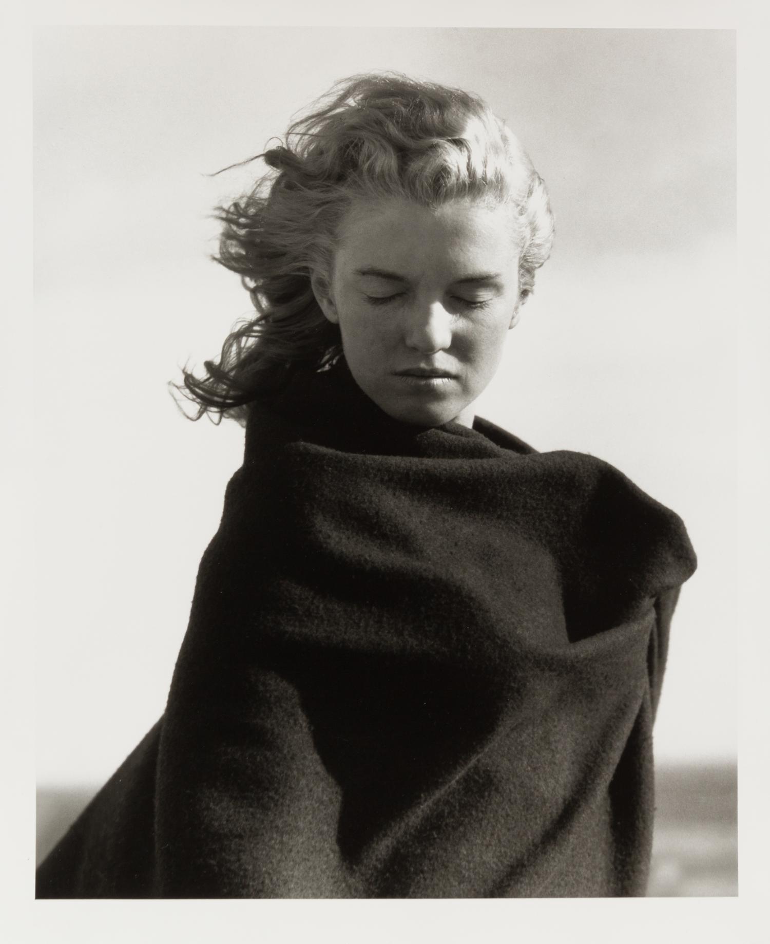 Andre de Dienes, (American, 1913-1985), Marilyn Monroe à la couverture, 1946