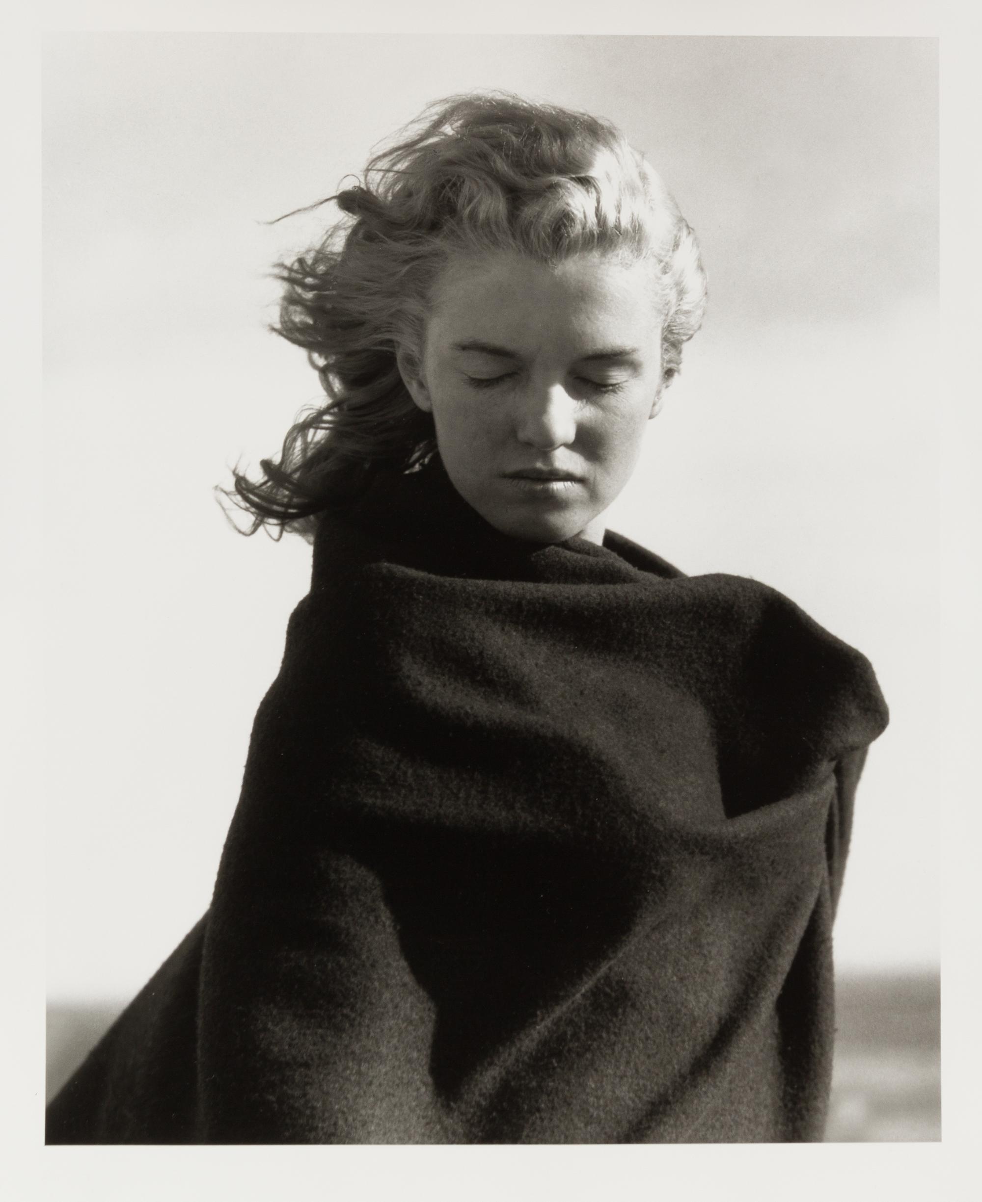 Andre de Dienes, (American, 1913-1985), Marilyn Monroe à la couverture, 1946