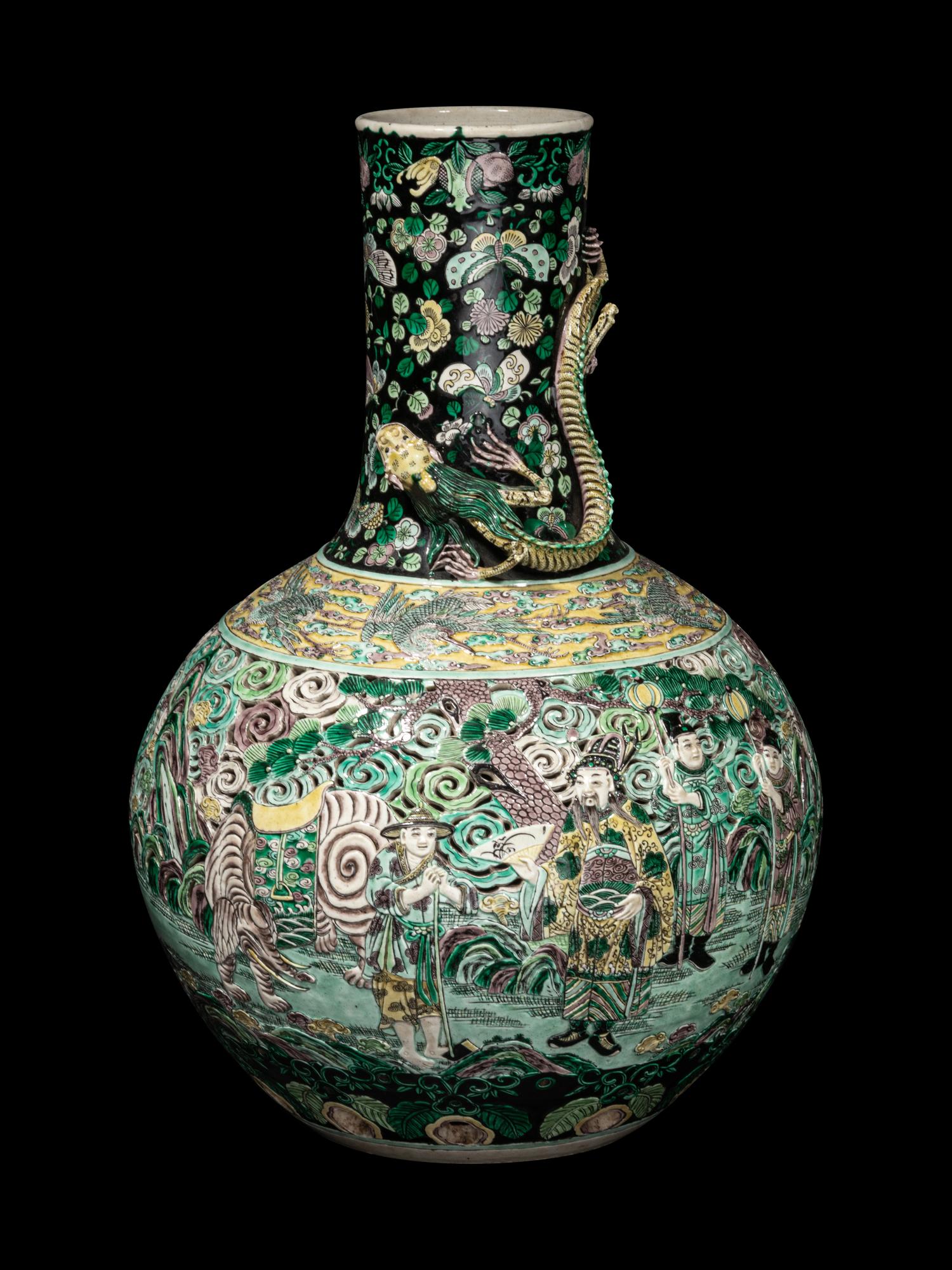 A Large Famille Verte Porcelain Reticulated Vase, Tianqiuping