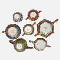 Seven assorted Chinese export porcelain clobbered small teapots and teawares 外銷瓷茶具一組七件 18th century ????
