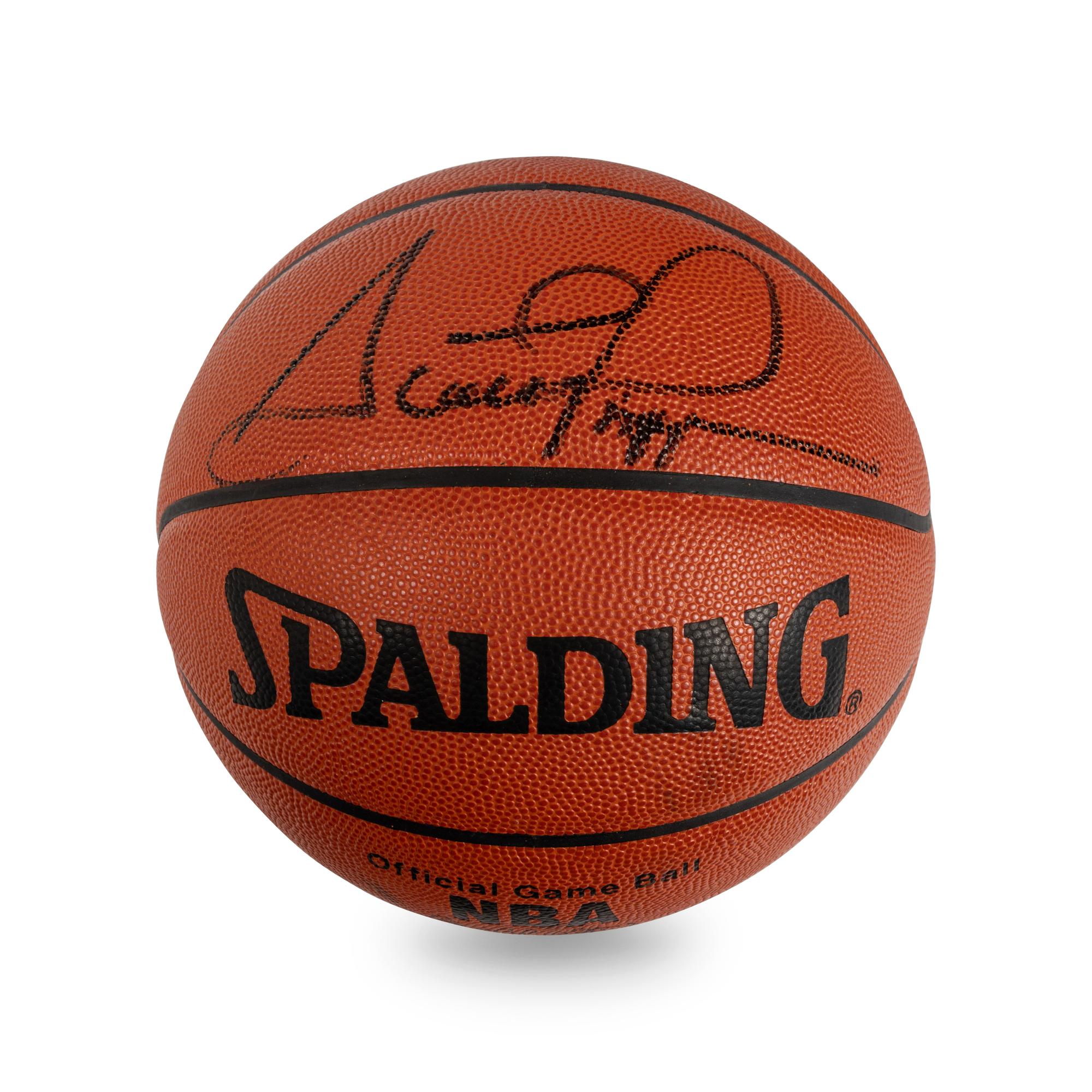 A Scottie Pippen Signed Autograph Official NBA Spalding Basketball (Beckett Authentication Services BAS Certified),