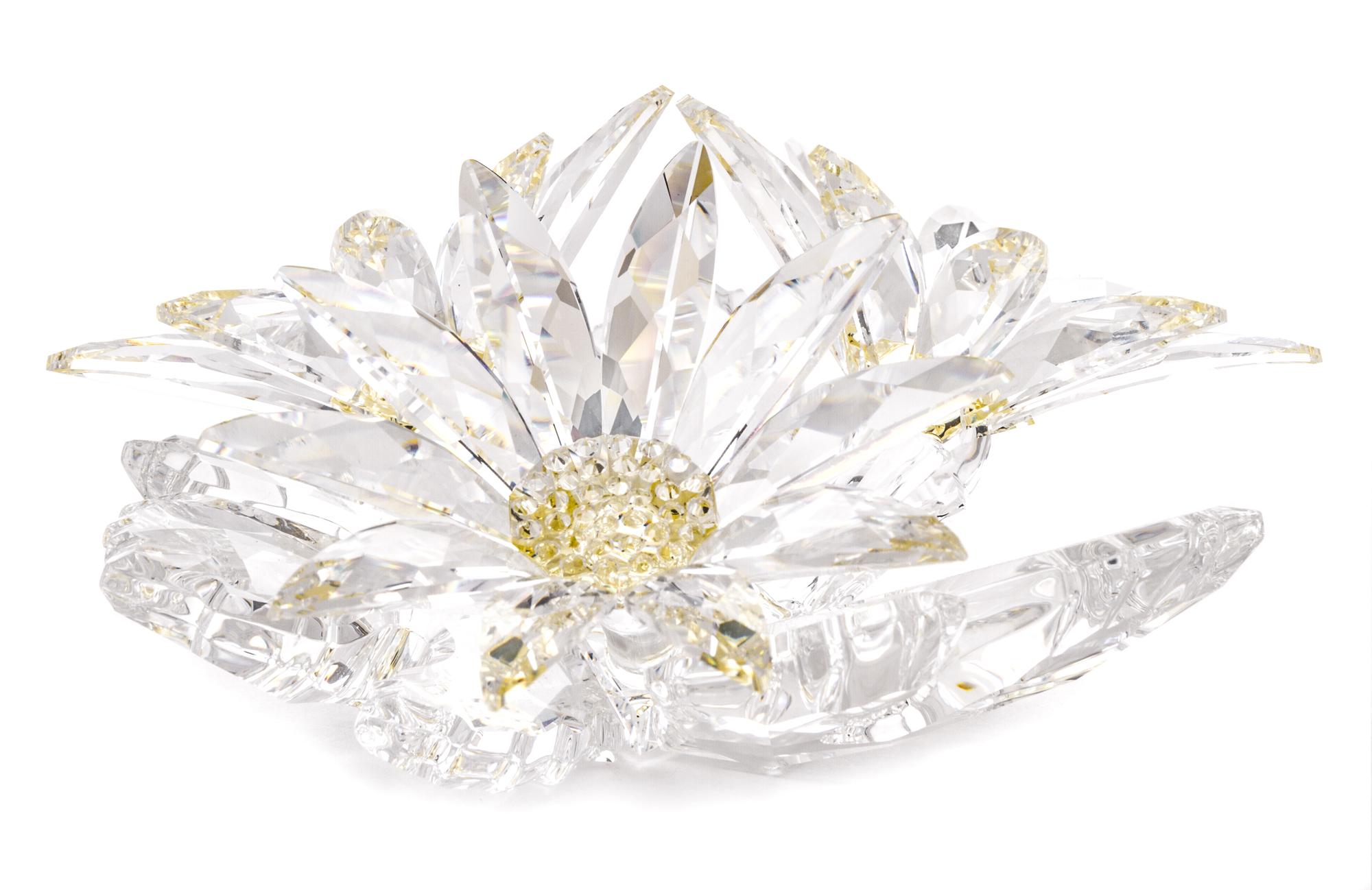 A Swarovski Model of a Flower Arrangement Width 6 1/4 inches.