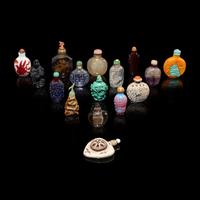 Twenty-One Chinese Snuff Bottles, 19th-Early 20th Century — 晚清-民國 各式鼻烟壺一組二十一只