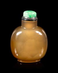 A Carved Agate Snuff Bottle