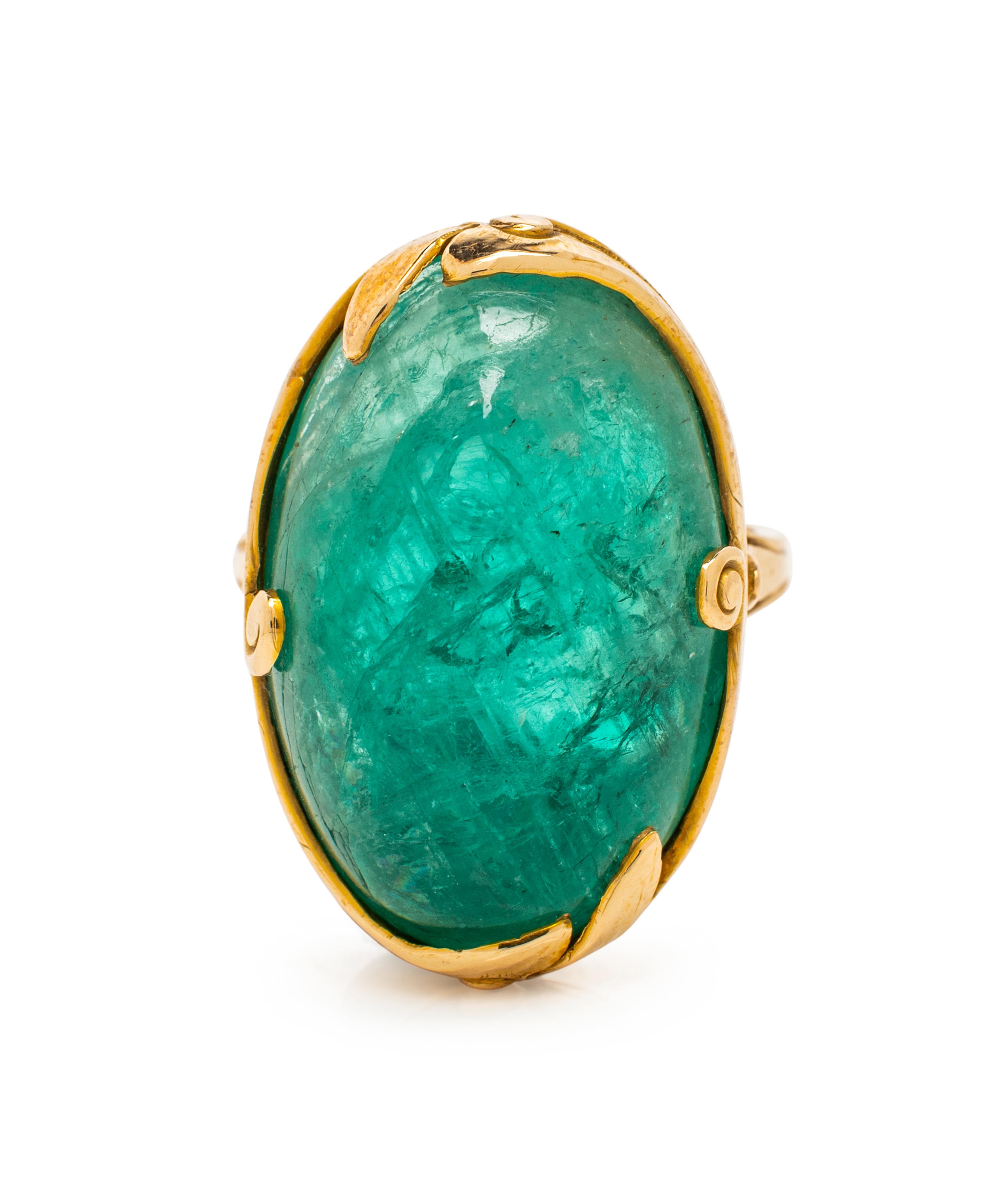 YELLOW GOLD AND EMERALD RING