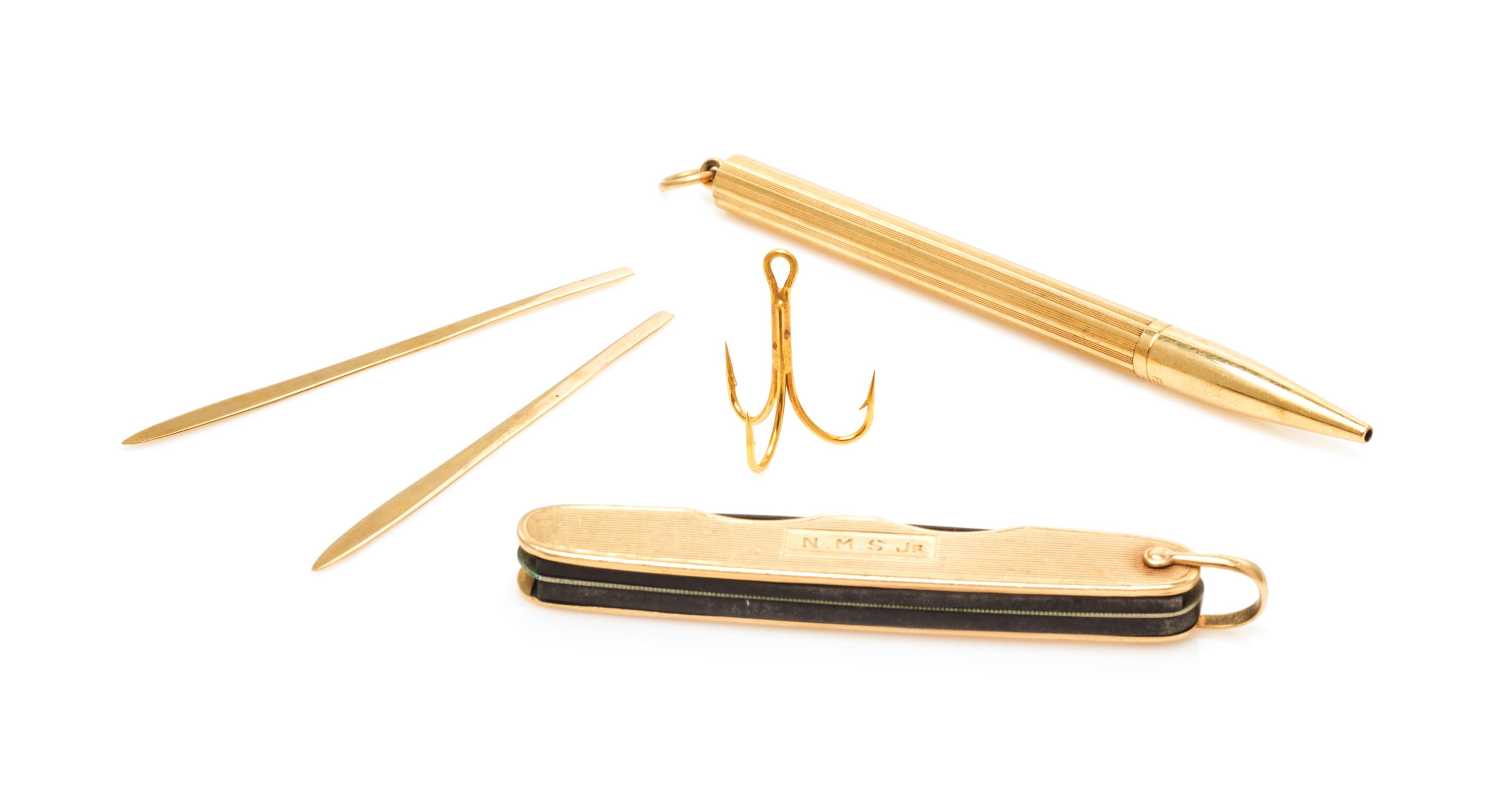 A Collection of Yellow Gold and Gold Tone Articles, 38.70 dwts.