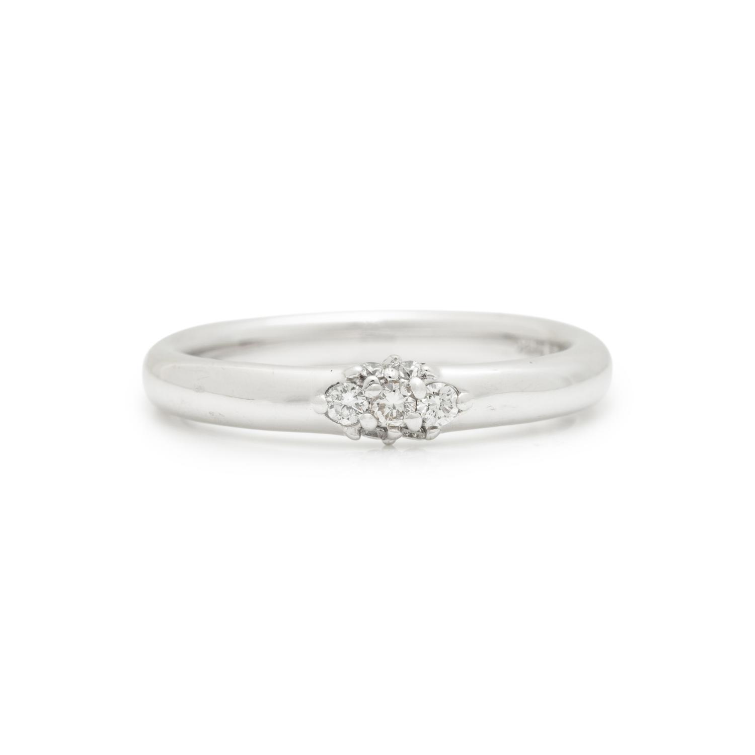 ANNA SHEFFIELD, WHITE GOLD AND DIAMOND 'CELESTINE' RING