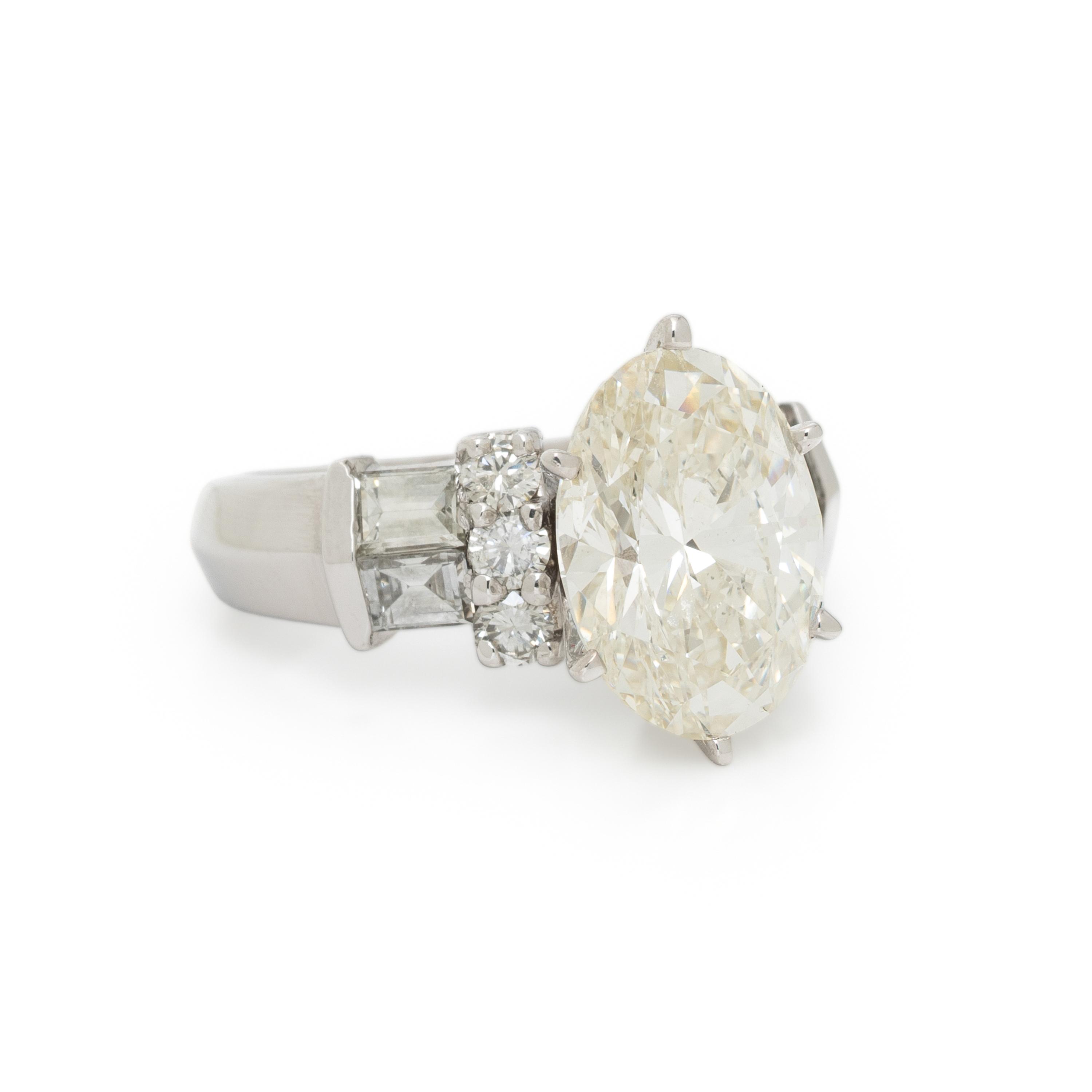 DIAMOND AND PLATINUM RING