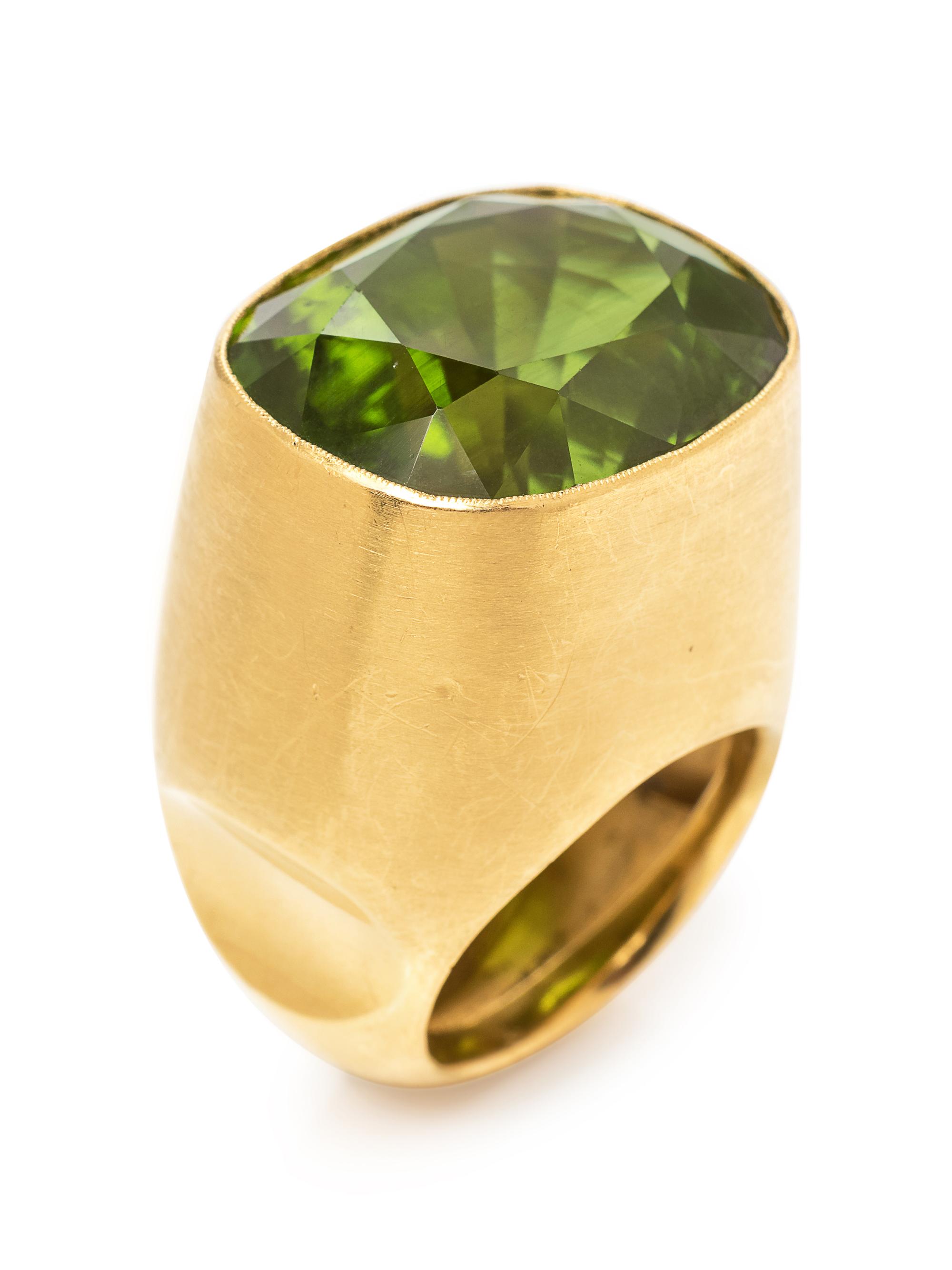 A 22 Karat Yellow Gold and Peridot Ring,