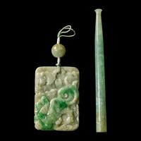 A Chinese Jadeite Pendant and a Cigarette Holder, Republic Period — 民國 翡翠瑞獸紋牌及烟嘴