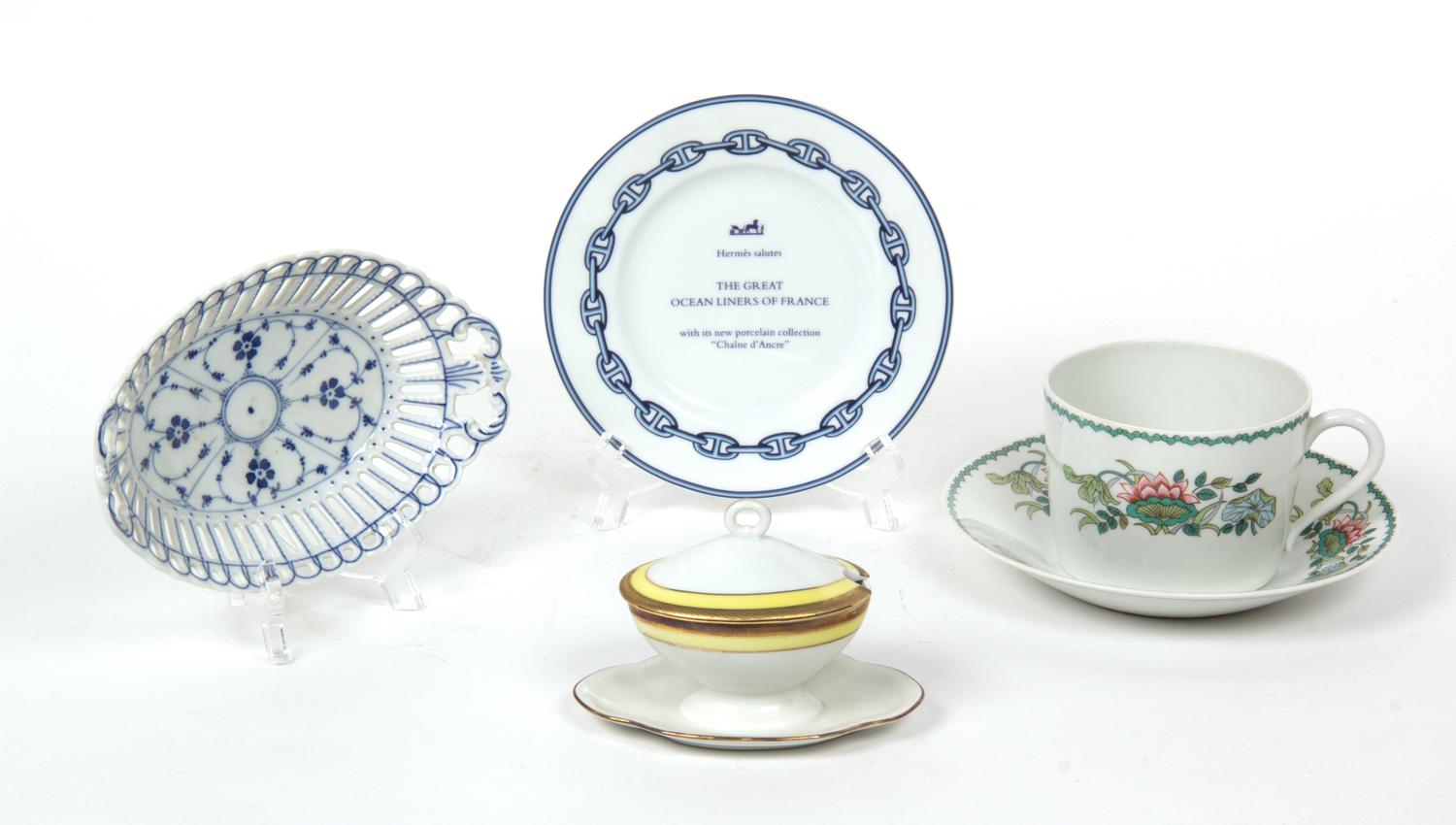 Four Pieces of Miscellaneous Continental Porcelain Diameter of largest 7 inches. — 20TH CENTURY