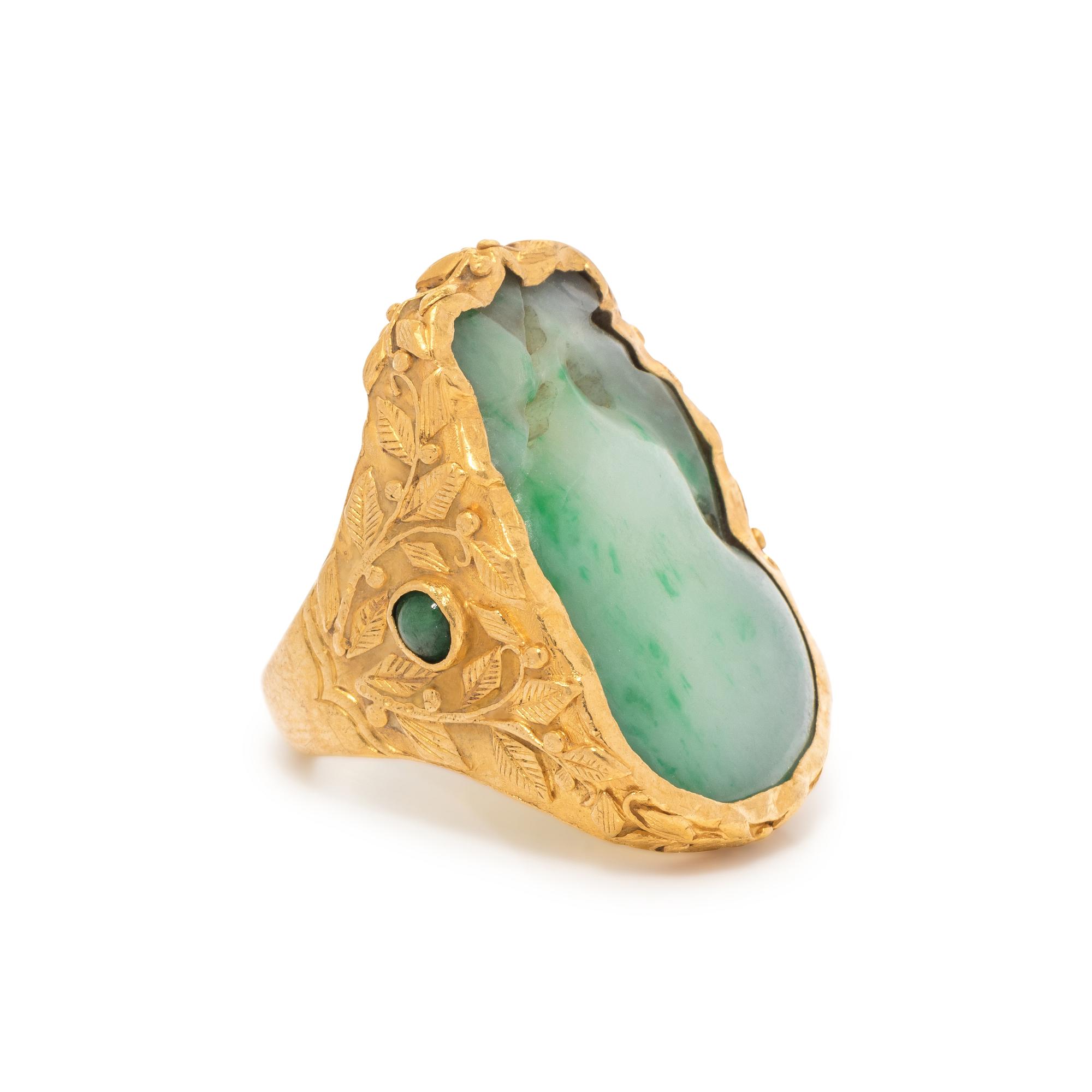 YELLOW GOLD AND JADE RING